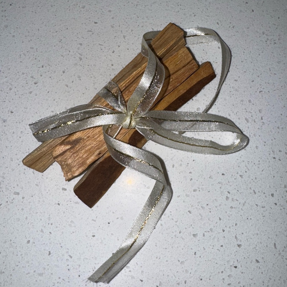 Palo Santo Sticks Natural Wood 3 Stick Bundle with Silver Ribbon